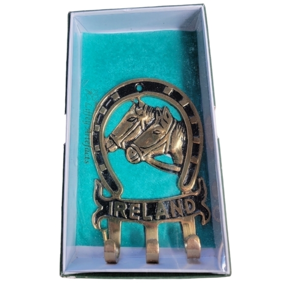 Liffey Artefacts Horseshoe and Horse Head Metal Hook Hand Crafted in Ireland - Picture 2 of 5